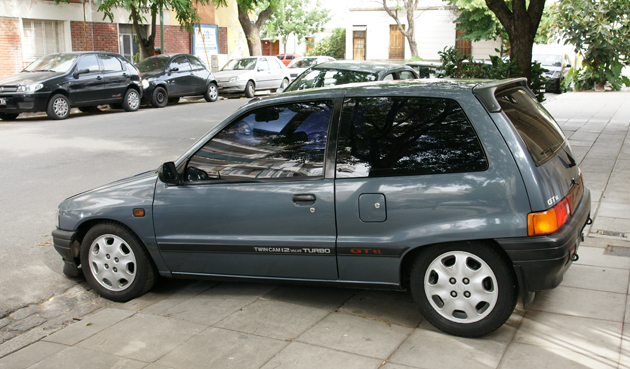 Daihatsu-Charade-Gtti-993cc-turbo-1994