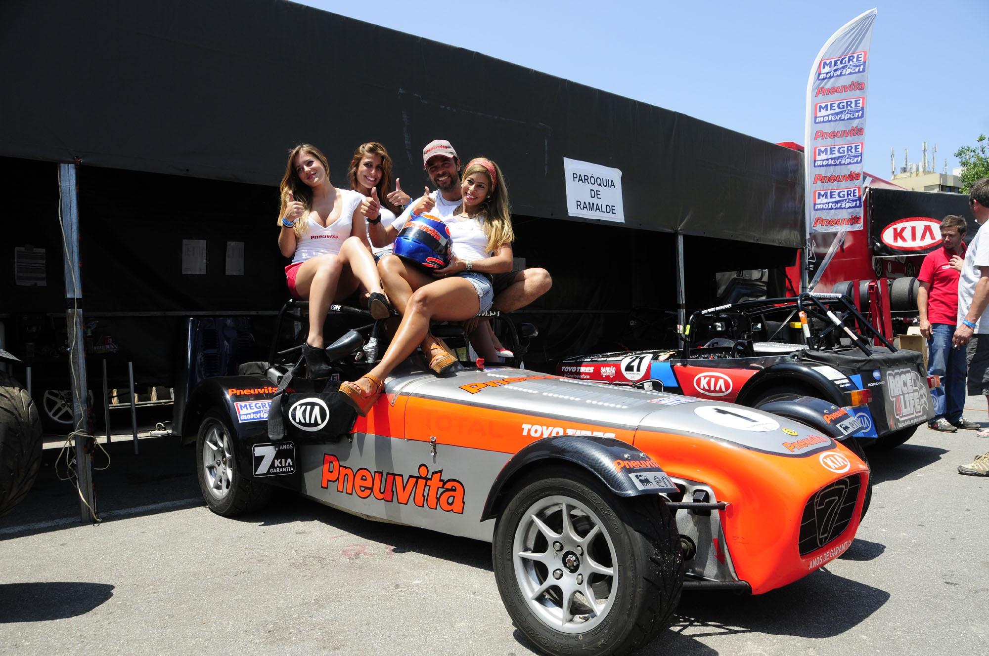 Megre Motorsport com Pneuvita