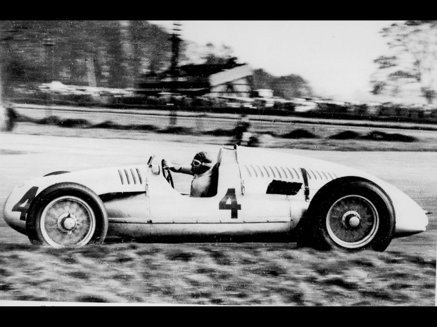 Auto-Union-Type-D-Tazio-Nuvolari-1938-Grand-Prix-at-Donington-Park-1024x768