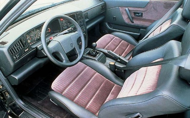 0310_05z+1992_volkswagen_corrado_slc_coupe+interior