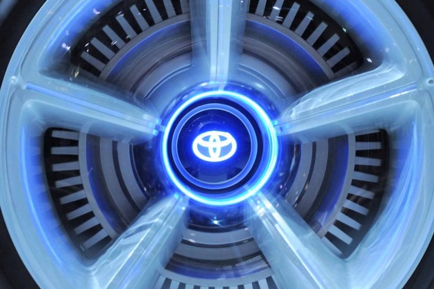 2015-Toyota-FCV-R-Concept-photos-8